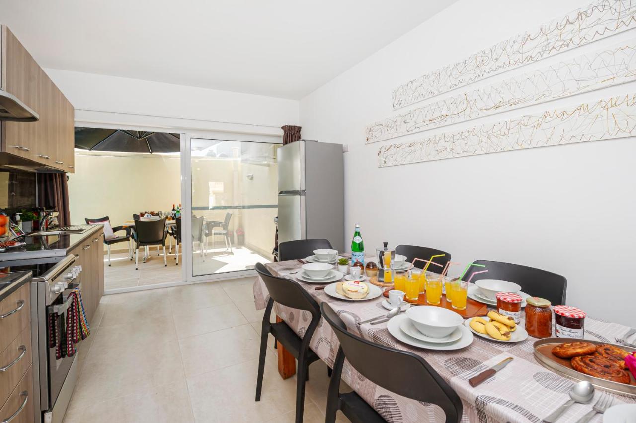 Summer Breeze 3 Bedroom Family Maisonette With Sunny Terrace In Mellieha - By Getawaysmalta Dış mekan fotoğraf