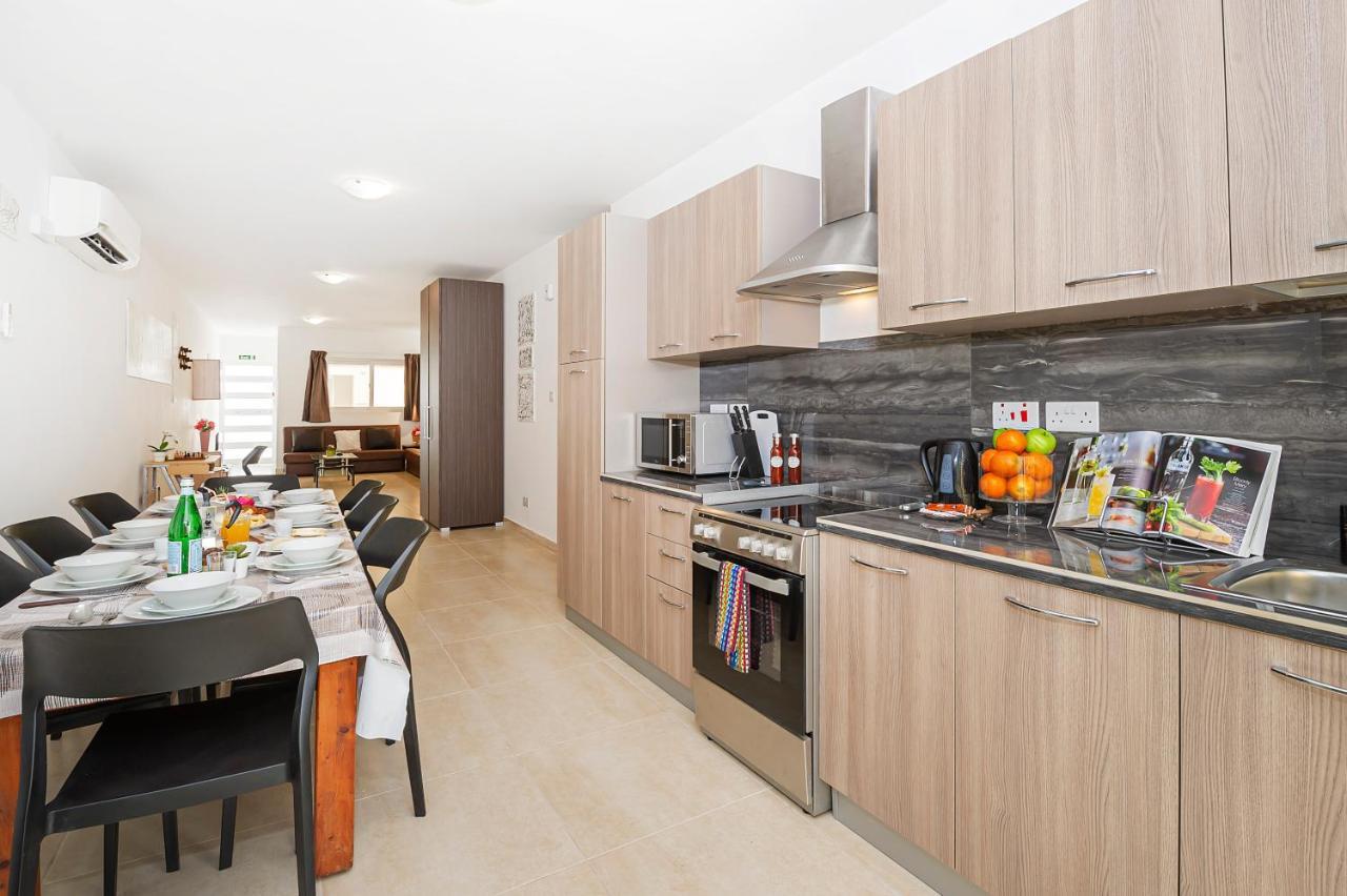 Summer Breeze 3 Bedroom Family Maisonette With Sunny Terrace In Mellieha - By Getawaysmalta Dış mekan fotoğraf